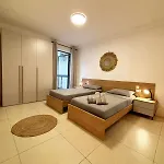 Paceville Glow 8 Apartman San Ġiljan