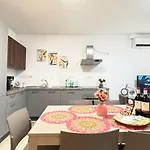Paceville Glow 8 Apartman San Ġiljan