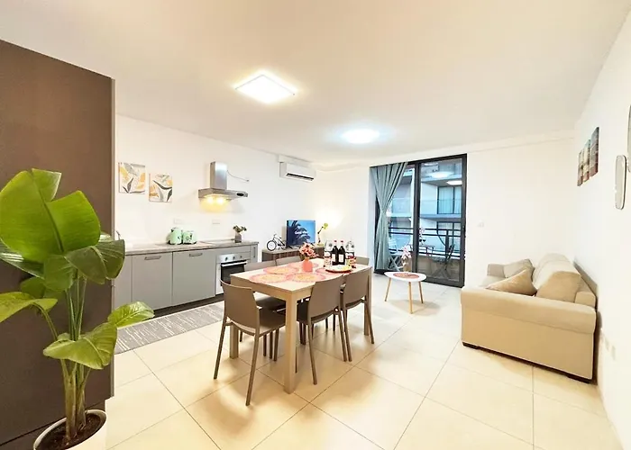 Paceville Glow 8 * Сент Джулианс