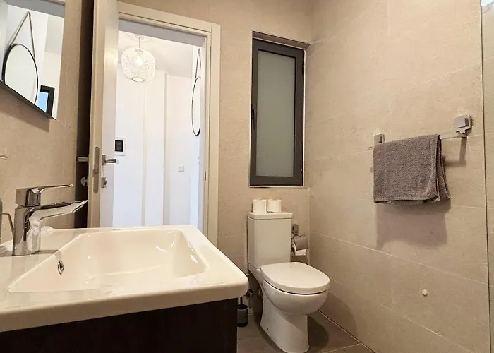 Paceville Glow Four شقة