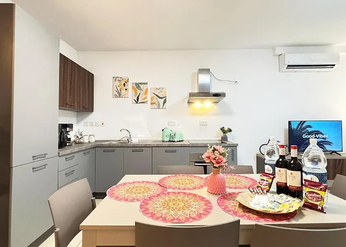 Paceville Glow 8 * Сент Джулианс