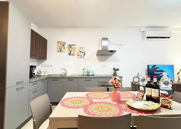 Paceville Glow Four Appartement San Ġiljan