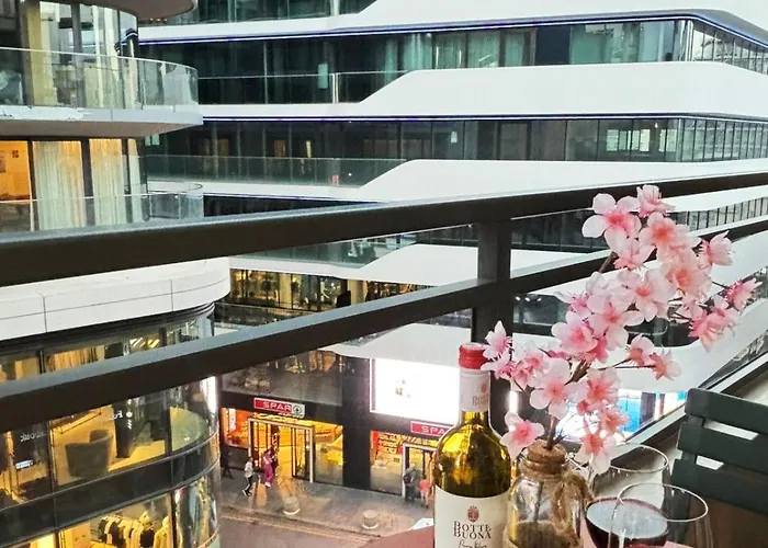 Paceville Glow 8 Сент Джулианс