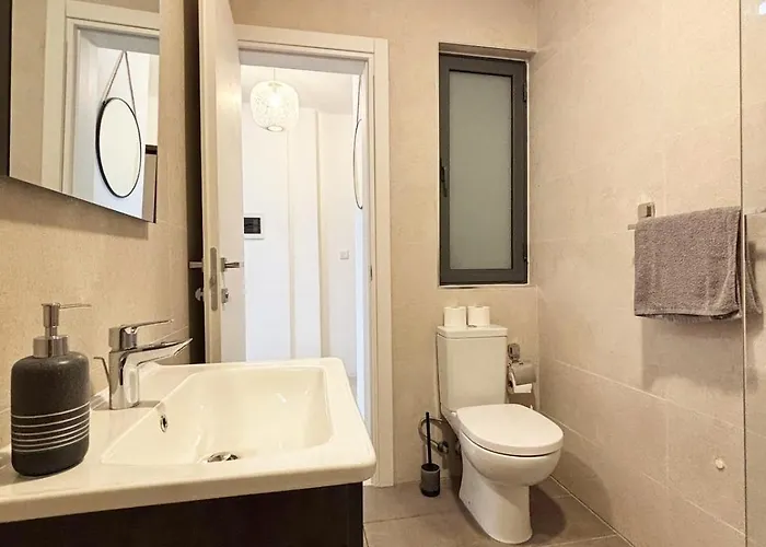 Paceville Glow Four *